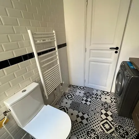Apartment Chaleureux 11
